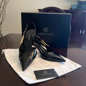 Black Patent leather sling back Versace shoes size 40 in excellent condition